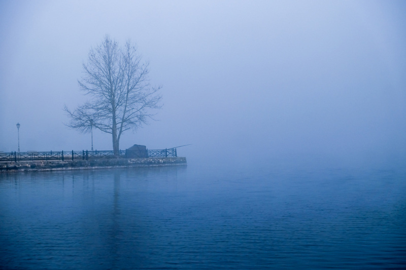 ©Joop Peerboom The morning fog Ioánnina Lake