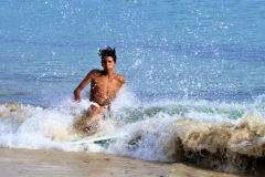 19_01-1-Roberto-The-boy-and-the-surf