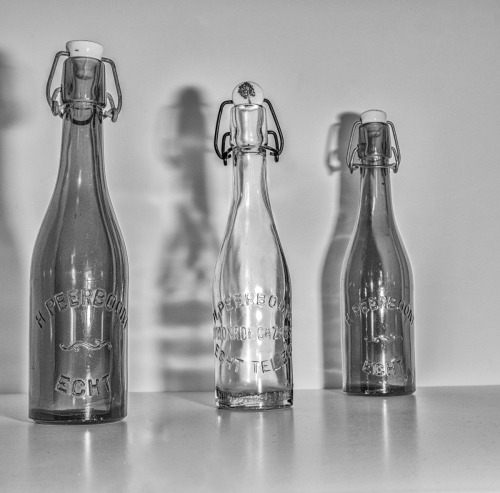 ©Joop Peerboom 'Glass bottles Peerboom'